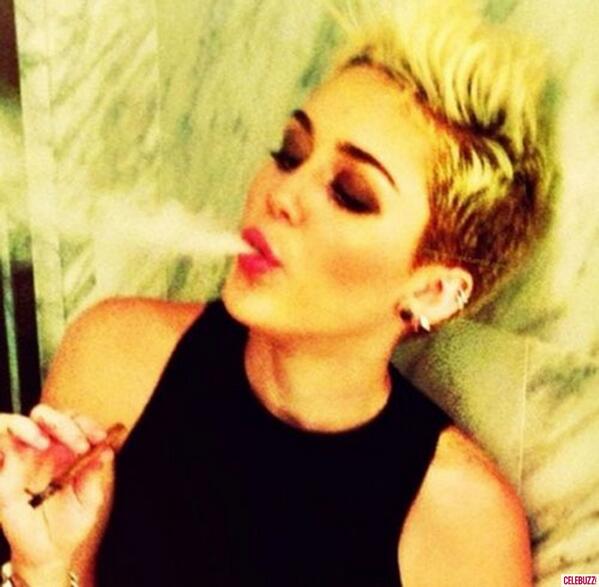 mileypsrgdr's tweet photo. ccciao gente. http://t.co/txeKtpGF1G