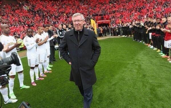 SundayChants's tweet photo. Turning up to Sunday League football after bagging a worldy the night before. http://t.co/auotSrVQOQ