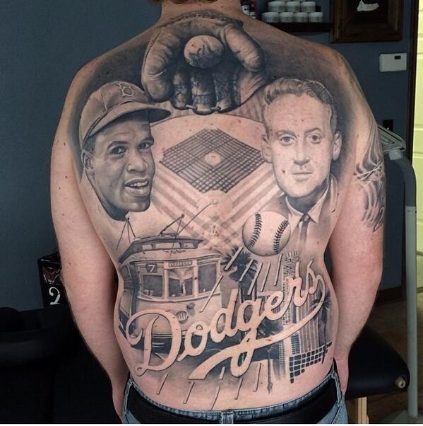Dodgers fan has full back tattoo with Jackie Robinson and Vin Scully (Photo)