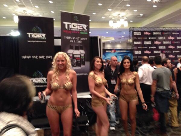 TigerLubricant's tweet photo. AVN AWARDS 2014 http://t.co/HJne4wN07F
