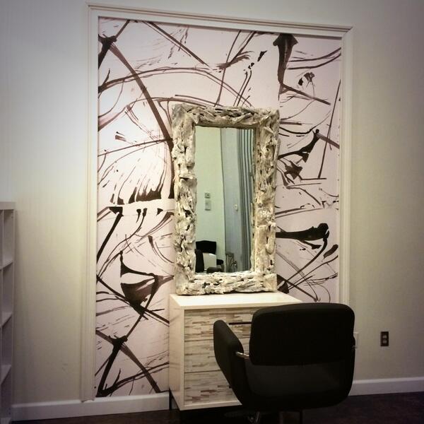 TaviaForbes's tweet image. “@_staceyflowers: #curlboxtvchat Fav item at the @CurlBox office?” The styling mirror! @ShopTen25