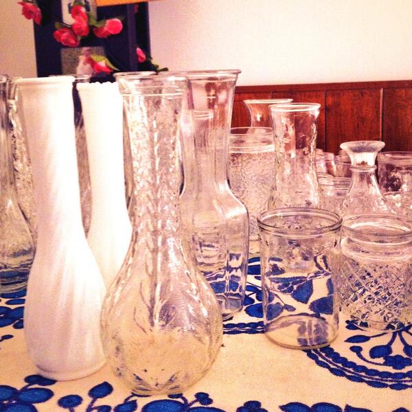 unaescena's tweet photo. Felices! Llego nuestra colección de floreritos vintage ❤ http://t.co/vumwtrFMei