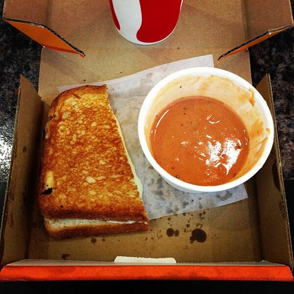 CheeseMasters's tweet photo. Bite. Sip. Repeat. #lunchtime #grilledcheese http://t.co/Wc4ywxap3e