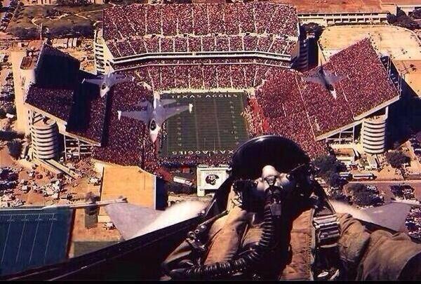 FootballFunnys's tweet photo. Selfie of the Century http://t.co/5B5JIa7Uqz