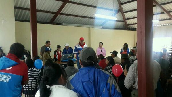 ChoIaCabrera's tweet photo. Gracias a la comunidad de Santa Ana en el Valle por su masivo apoyo http://t.co/qmQygS6TjH