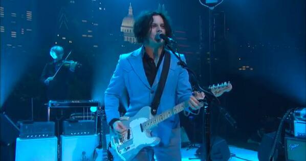 AreYouHereAlone's tweet photo. Para Los Que Tienen (HBO PLUS) En Alguna De Estas Noches Pasan La Repeticion De JACK WHITE En Austin City Limits!! :) http://t.co/gsVfHjf8fh
