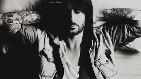 AnaMariaSolbes's tweet photo. "@versoshits: «No necesito psicologos, yo escucho a Melendi.» http://t.co/mMuvDOkdxO"