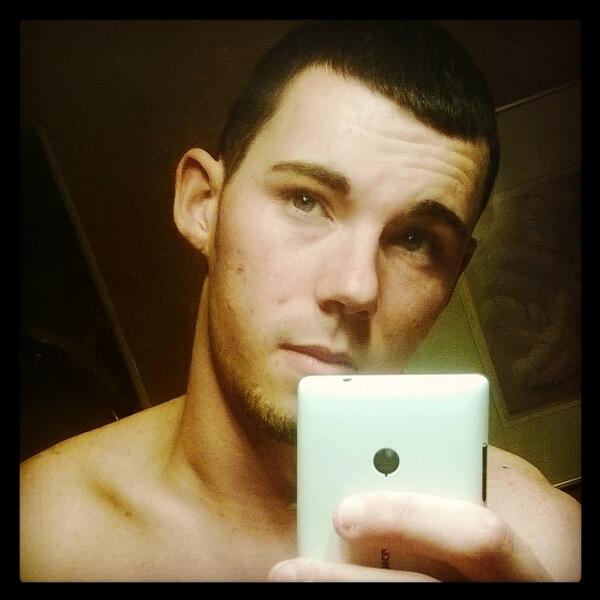 Kevin_Green93's tweet photo. Follow me on instagram :) @kevinrustongreen http://t.co/YDdMABJeDp