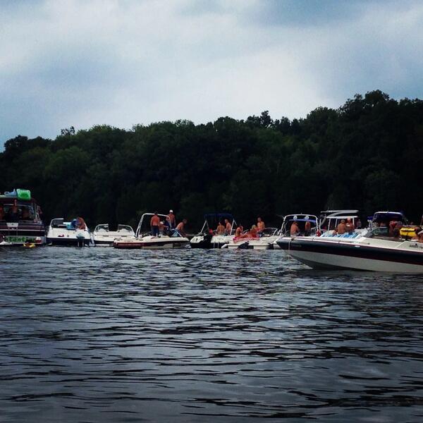 Justin_464's tweet photo. Much rather this be happening #priest #partycove #wintersucks http://t.co/A7XWtbcH7c