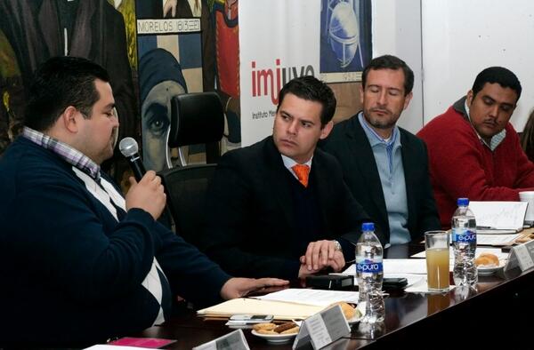 RomeroCoello's tweet photo. Siguiendo la instrucción del Presidente @EPN hoy me reuní con Instancias de Juventud de Tierra Caliente. http://t.co/UDCBQU9yre
