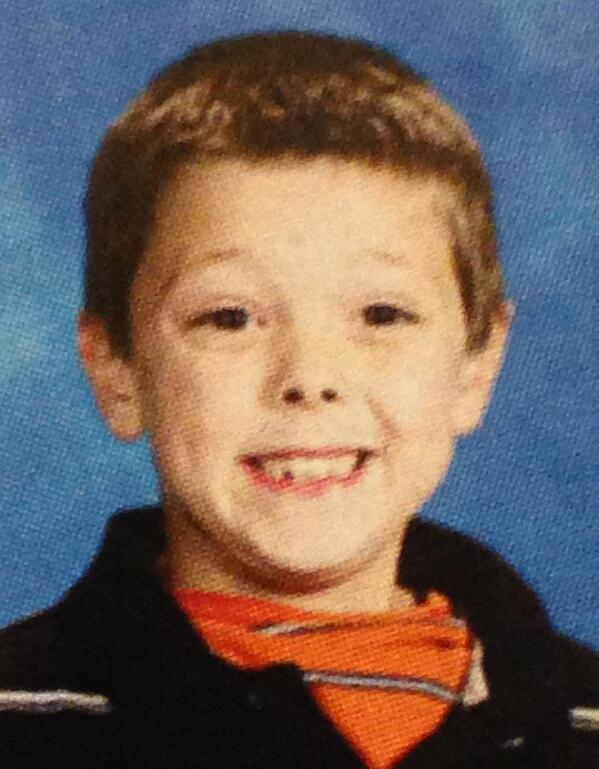 8 yr old boy saved 6 people from a fire but died trying to save his grandfather &amp; disabled man bit.ly/1ilqoiR