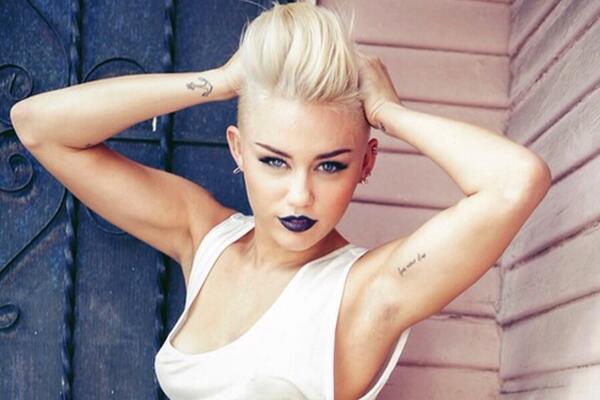 best_guyfriend's tweet photo. One of the baddest bitches around👊💘 http://t.co/qf43Lizd7p