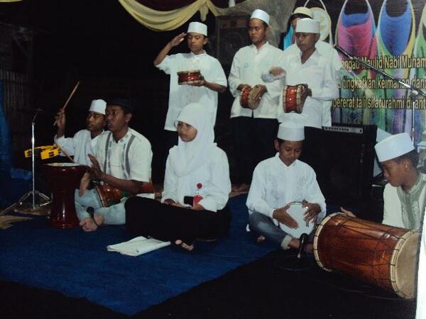 komunitasfkmn's tweet photo. @LBH_Jakarta dalam acara maulid nabi http://t.co/DCF7Um0Pn9