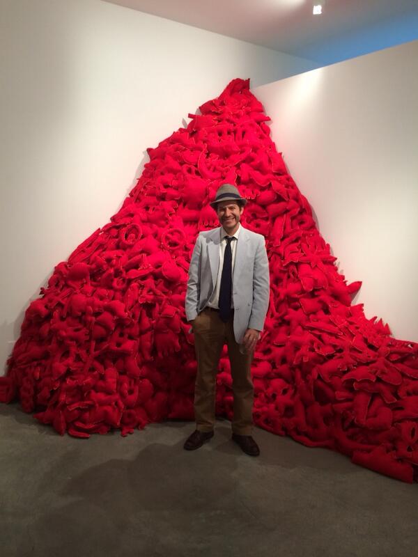 6pts's tweet photo. @ShulamitGallery w/ Jonas Becker's The Pile. http://t.co/FCihr292ar http://t.co/7RRGBbBlGO
