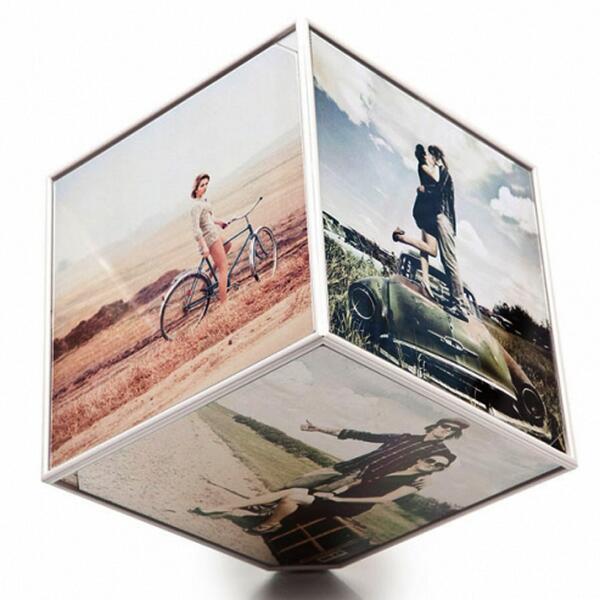 Krearegalos's tweet photo. Marco de fotos cubo giratorio! // Descubre todos nuestro regalos en nuestra web de kreaegalos. http://t.co/pyqqeKFwqg
