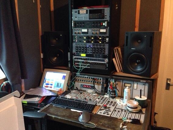 touchmusic's tweet photo. The desk etc. #transitionstudios http://t.co/ztZHjRLAKG