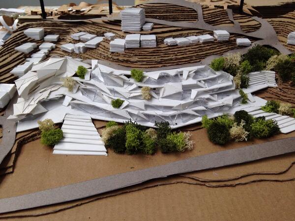 Bu ogrenci projesinde de Libeskind etkileri esiyor.