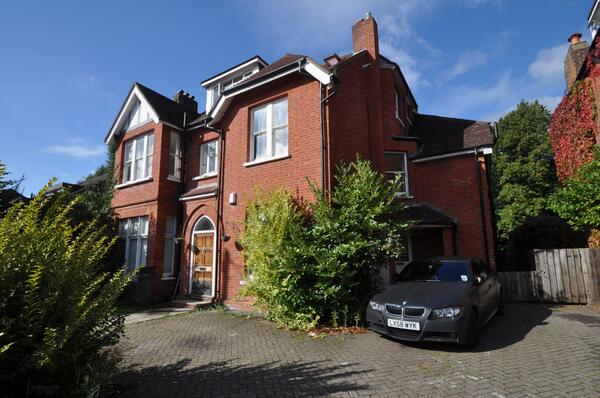 Highland Road,Bromley NEW INSTRUCTION! 3 bed ground floor apartment with private patio and communal gardens. £295,000