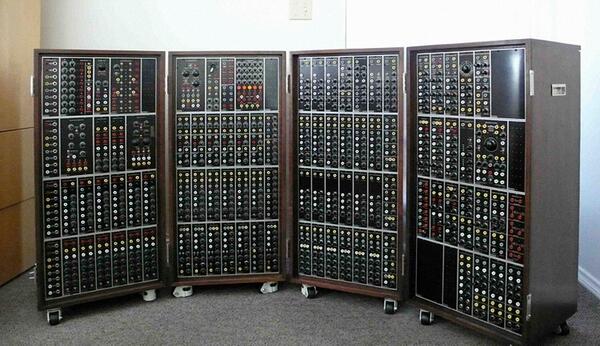 SomaRecords's tweet image. WOW @giorgiomoroder! We bet you had fun with it! #DaftPunk's 'Modcan'-Synthesizer-Set (used in 'Giorgio by Moroder')