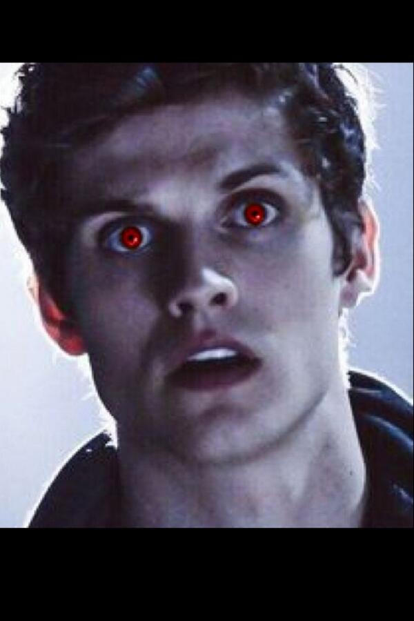 FightlessBind's tweet image. 'Ey #Derek. 'I'm the alpha now'.