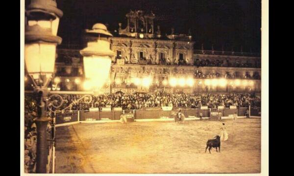 AngelSilver78's tweet photo. La plaza mayor de Salamanca , http://t.co/m1i8eXWfxZ