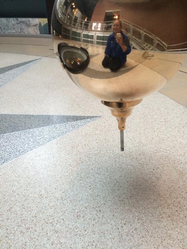 museumgal2011's tweet photo. #MuseumSelfie with the pendulum! http://t.co/esDujm1ND2