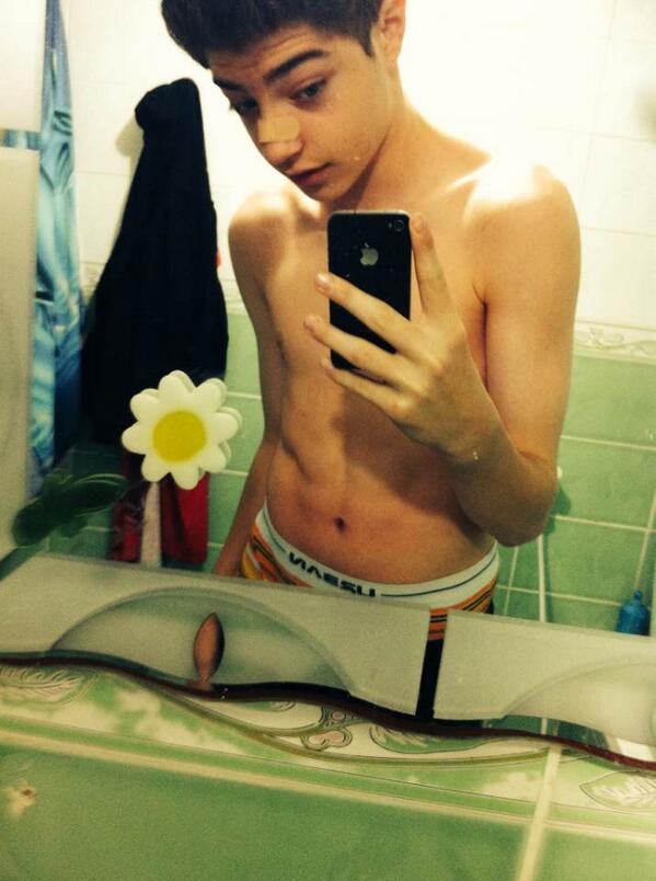 HadeHallk's tweet image. My bf