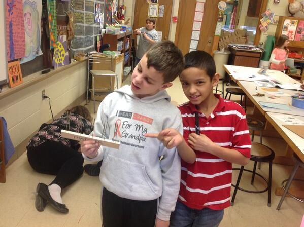 RamiRudy's tweet image. #artsed students confused about this chalk holder. #vintage #bringbackcursive