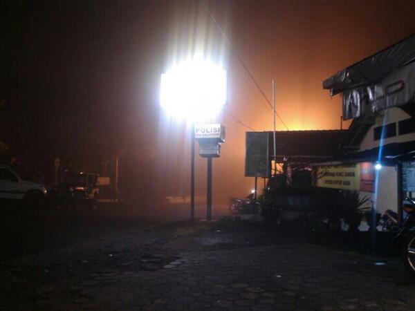 ginasgithel's tweet photo. Kaliurang berkabut tebal.... http://t.co/TP0qxVShkA