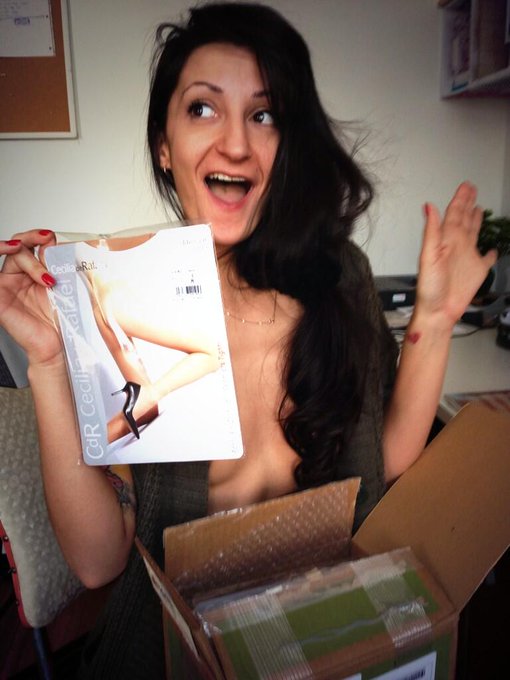 Happy girl unwrapping an awesome gift!! #stockingshocase #pantyhosefetish http://t.co/U2VwPRYQx5<a href="/tag/stockingshocase"class="tags">#stockingshocase</a><a href="/tag/pantyhosefetish"class="tags"><span>#pantyhosefetish</span></a>