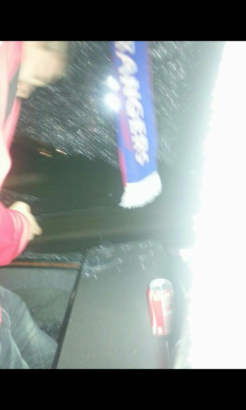 VoetbalUltras's tweet photo. Brekend en exclusief: na speldenprikken over en weer zijn net de bussen van utrecht aangevallen door NEC-hooligans. http://t.co/l4s8Z0g8eQ