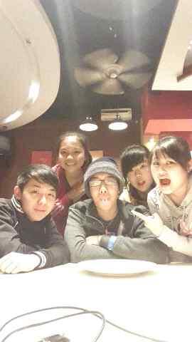 Elizabeth_Kath's tweet photo. Tft @AngelaSusiana @daniel_suteja @martinustantosa ☺☃ http://t.co/yFccule3Un