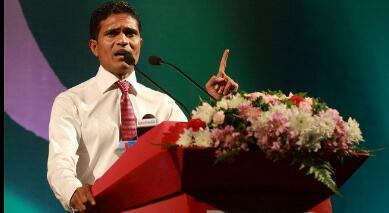 AmmadayAnjal's tweet photo. Vilimale ge majilis member kamah mifaharuvess dhaairaage tharahgee aa kurierumah @ahmed_nihan hovamaa.candidate no:1 http://t.co/CktU5Nkm0y