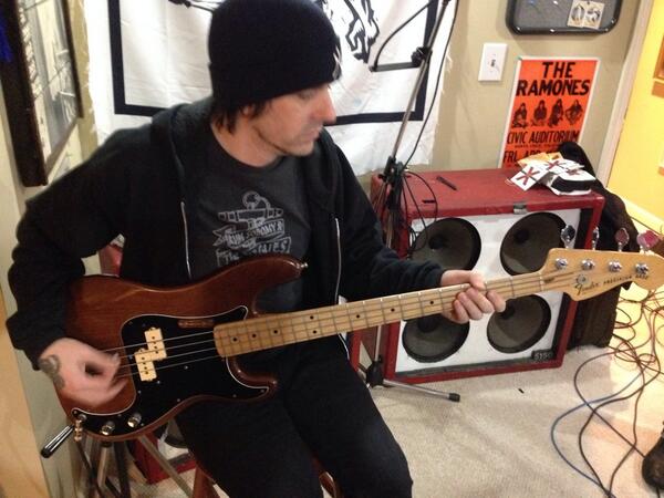 OfficialSkidRow's tweet photo. #UnitedWorldRebellion @rbolanbass http://t.co/BMHFbVQAQW