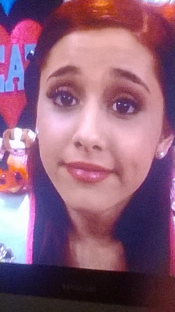 jelenatorforev3's tweet image. @ArianaGrande you are too cute #samandcat #secretsafe
