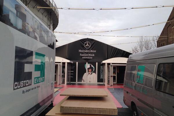 custom_event's tweet photo. Druk bezig met het opbouwen van de 20ste editie van de Amsterdam Fashion Week. Dat doen we nu al voor de 20ste keer! http://t.co/F2yOGFypm9