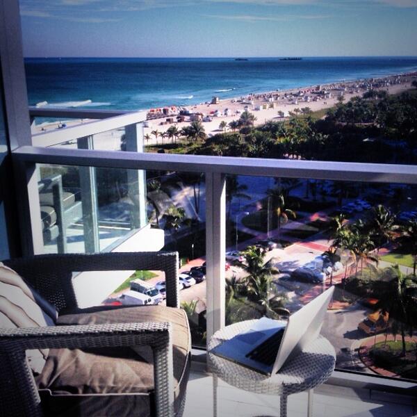 Remote_Office's tweet image. A sunny day on South Beach #remoteoffice