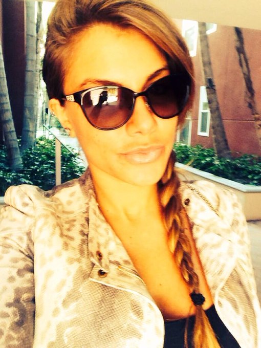 💋💋💋 http://t.co/QfzhkEEYWL<a href="/tag/paparazzi2014"class="tags"><span>#paparazzi2014</span></a>