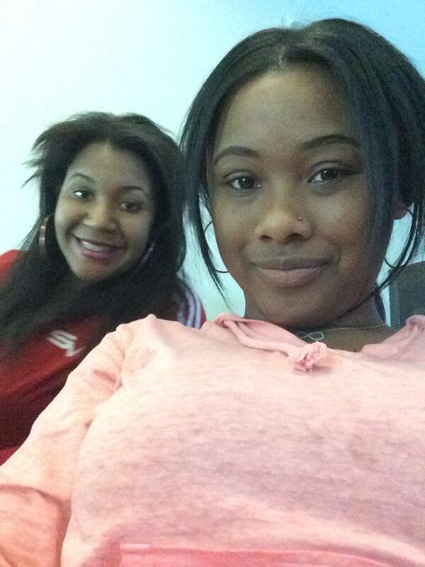 AliahSanusi's tweet image. #BestFriends #SameClass #BadIdea