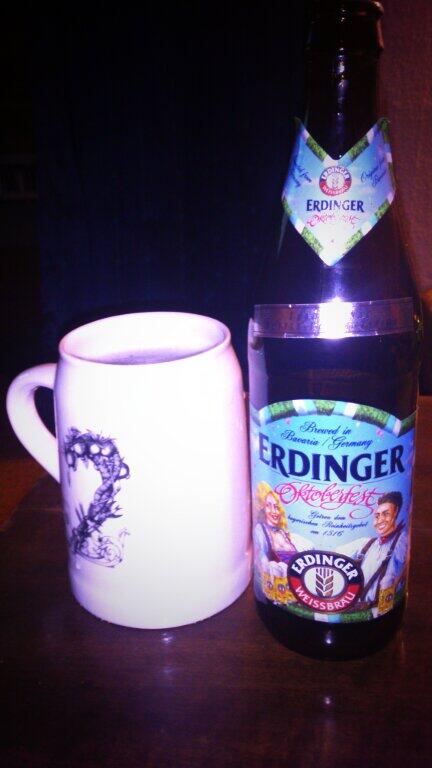 @djtango yo me acabo de servir una <a href="/ErdingerWB/">Erdinger WB</a> :) #ATM52