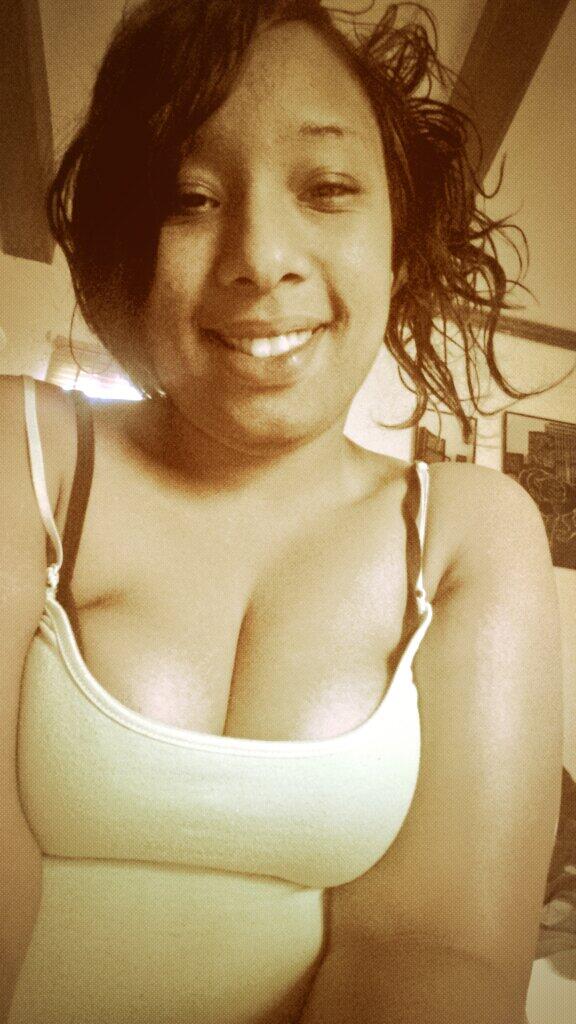 ImLala21's tweet image. #CantWait Till Big Daddy Come #FoodCooked #HouseCleaned #HouseWife