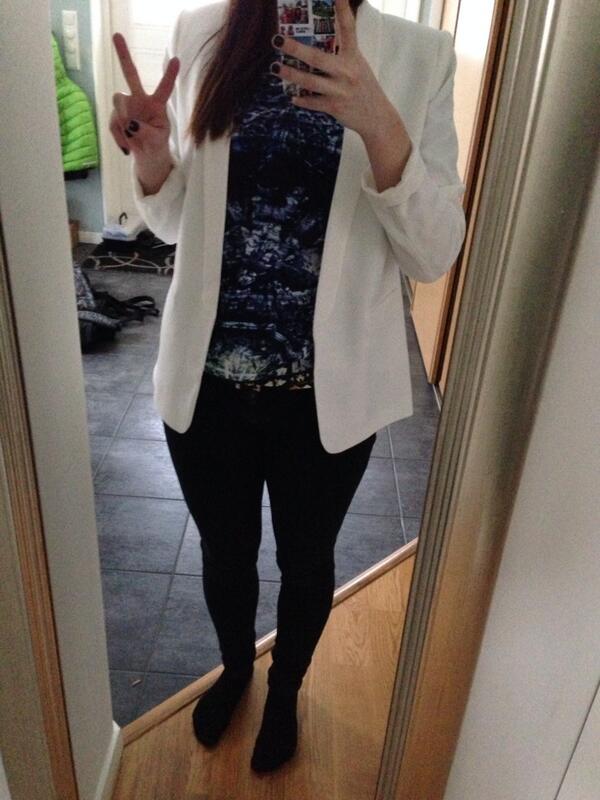 antonialundgren's tweet photo. Note to self: Lämna inte tillbaka den här kavajen till syrran. H&amp;M #MissSelfridges #TigerofSweden http://t.co/qj071TWLTh