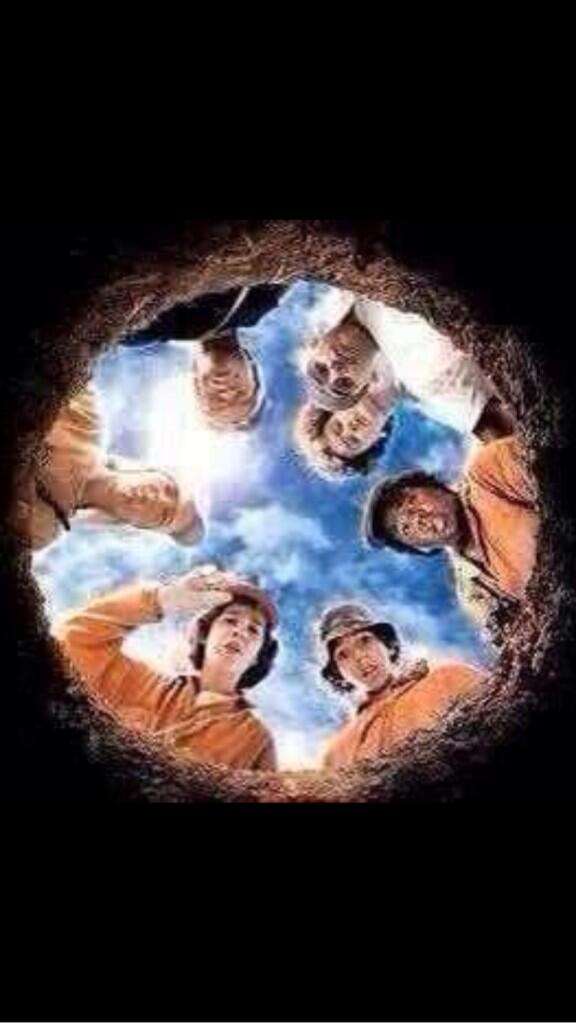 NotDavynChurka's tweet photo. When u and da squad done laying pipe on a thot http://t.co/KXpWlX6QnV
