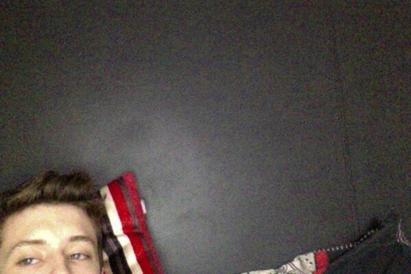 troyesivan's tweet image. current mood: