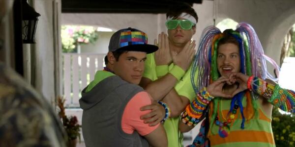 ComedyCentral's tweet photo. "Why do you look like gay predator?" #Workaholics http://t.co/Da0VSb1dAr