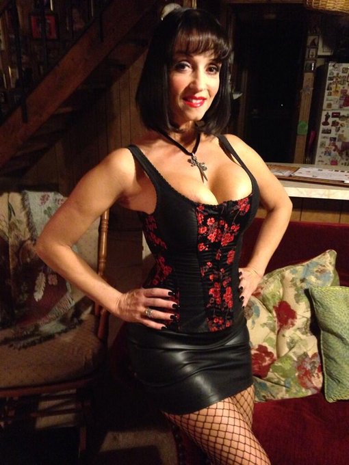 Off to a session! Be afraid! http://t.co/CPYo2liCLi<a href="/tag/latex"class="tags"><span>#latex</span></a><a href="/tag/b"class="tags"><span>#b</span></a>