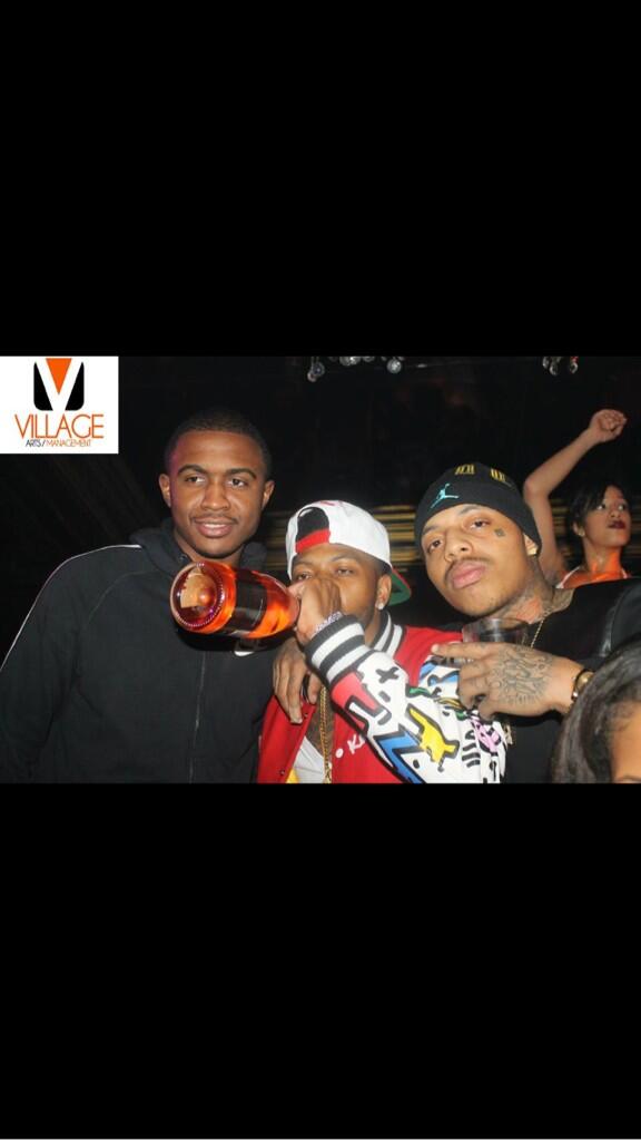 G5_juss's tweet photo. Me and derron lamb from the Orlando magics #day1 #family #griffinmondays http://t.co/gvLsJ03fss