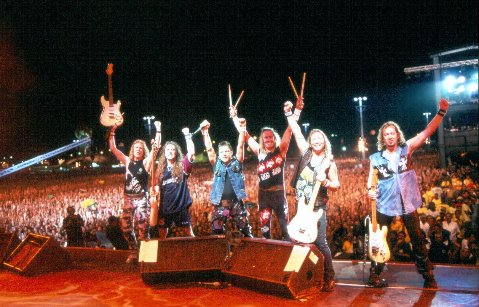 Iron maiden rock in rio. Iron maiden rock in rio. Iron maiden in rio 2019. Iron maiden rock in rio 2001. Iron maiden 2002 rock in rio.