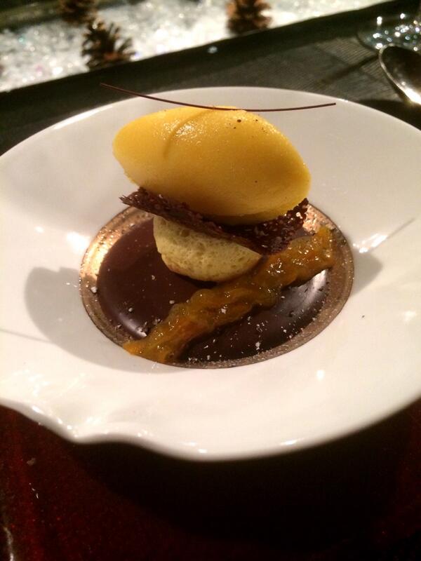 david_moses's tweet photo. Holy cow! Choc ganache, biscuit, kumquat confit, choc tuille, mandarin orng sorbet. @RobuchonLV http://t.co/hQQwWvG8d8