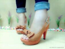 bheeshop's tweet photo. Wedges harga 125rb serius order pin 758bae63 sms/call 08213053171 http://t.co/i3yqPQVB3y